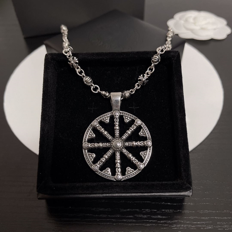 Ch**me He**ts necklaces